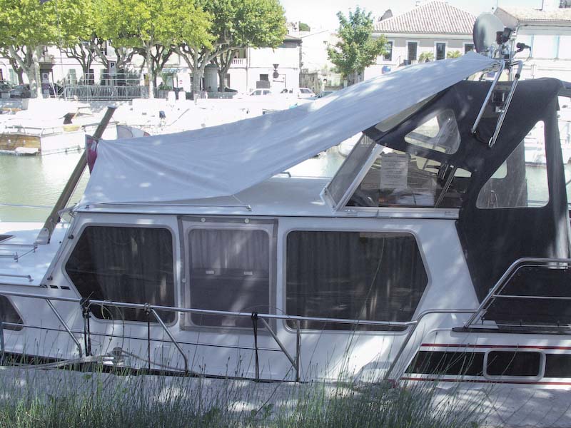 08_Awning